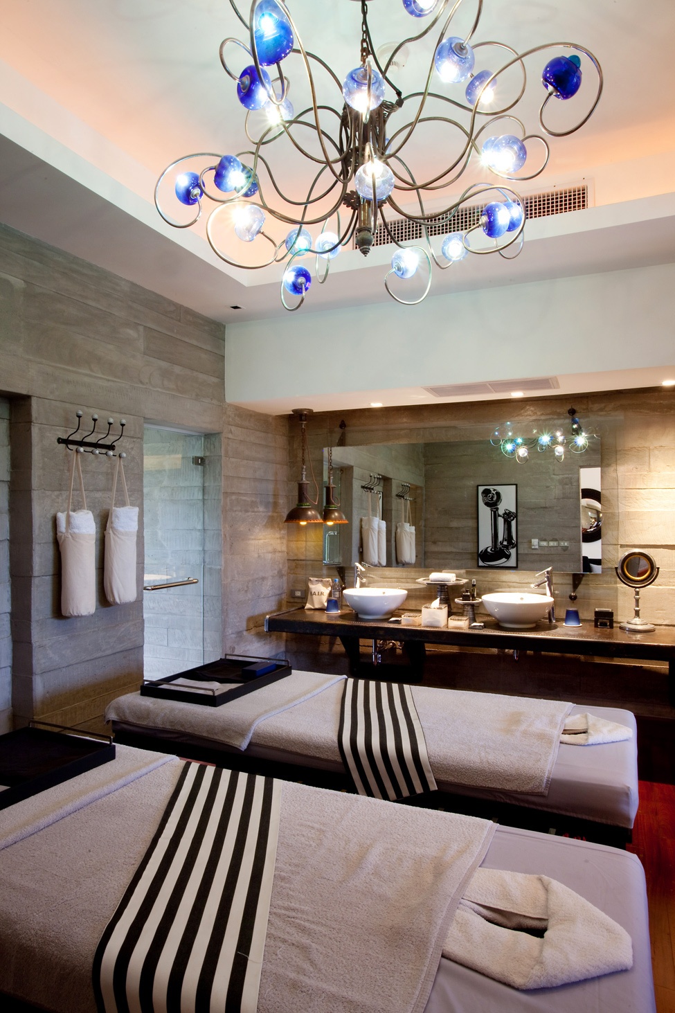 0.8mm厚防火貼面板應(yīng)用