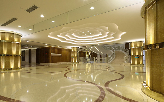 使用格林雅防火板裝修的靜雅海鮮高檔餐廳大廳 使用格林雅防火板裝修的靜雅海鮮高檔餐廳大廳